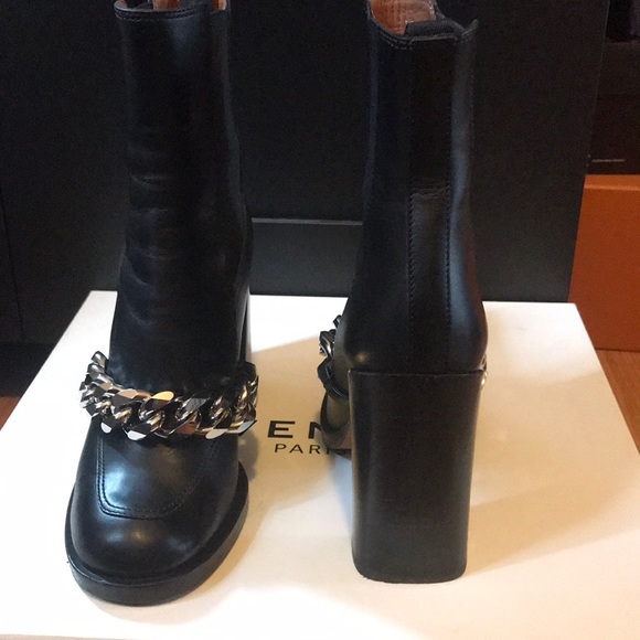 Givenchy Chain Chelsea Boot Size 35 - Picture 6 of 8